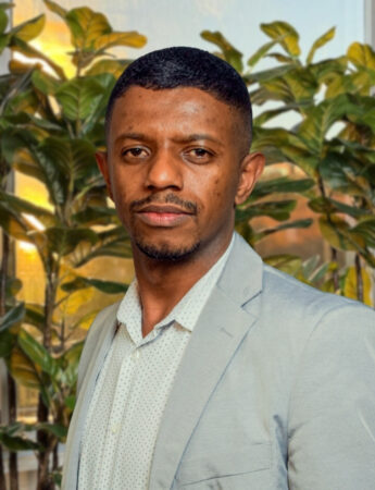 Time Lacerda, Tales_Vicente