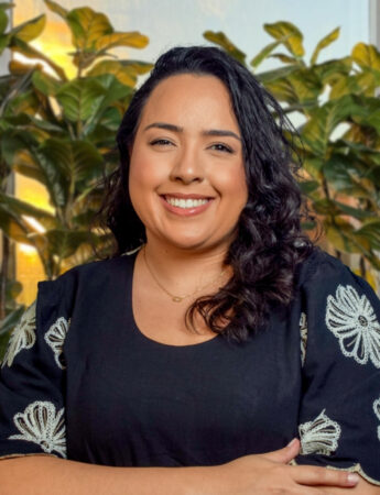 Time Lacerda, Lara_Checon