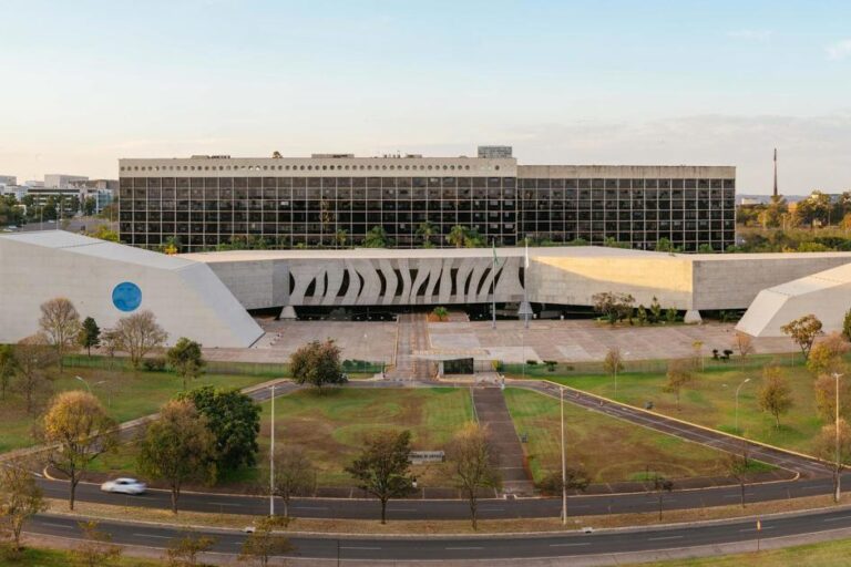Capa Informativo - STJ